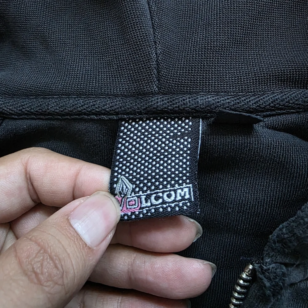 Volcom - Picture 4 of 5